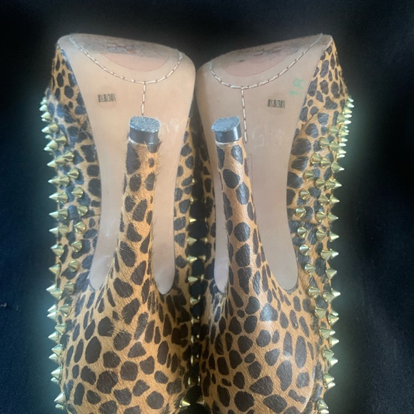 Vince Camuto Spiked Pumps - Picture 8 of 9